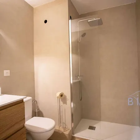 Lejlighed Lovely Renovated In The Heart Of
