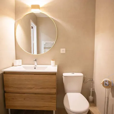 Lovely Renovated In The Heart Of Lejlighed *